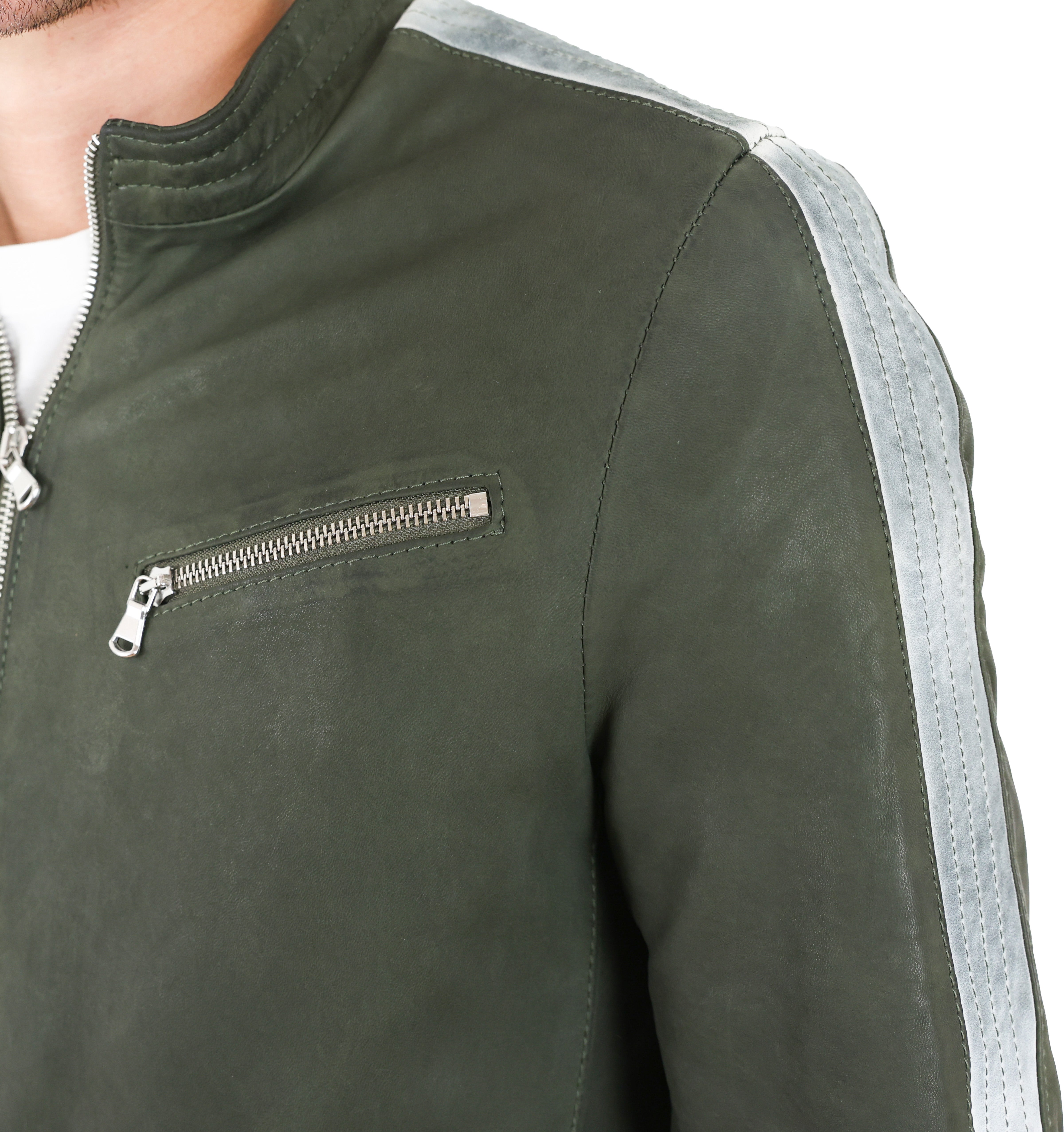 Biker in pelle 58WNAVE